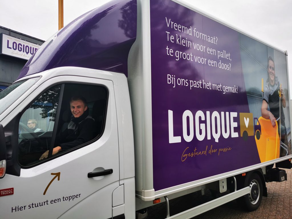 Nieuwe bakwagen. Met mooi ontwerp foto.